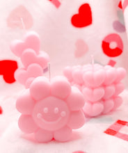 Load image into Gallery viewer, Smiley Daisy